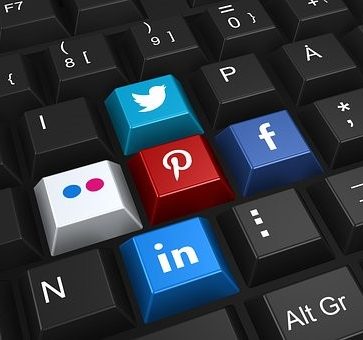 computer keyboard with social media keys